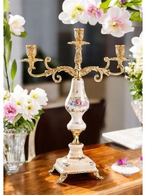 Candelabro 3 fiamme in ceramica superiore, con decorazioni floreali ed oro, realizzato  a mano.