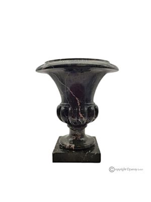 VASO mediceo in marmo verde, pietra naturale di qualità, realizzato a mano, design elegante.