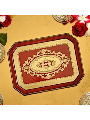 Vassoio in legno lavorato a mano, impreziosito da foglia oro 24K, simbolo dell’arte fiorentina.