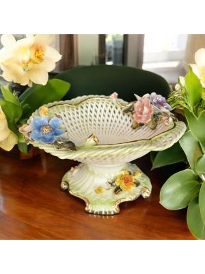 Alzata, centrotavola in ceramica artistica, decorata con margherite e dettagli in oro, fatto a mano