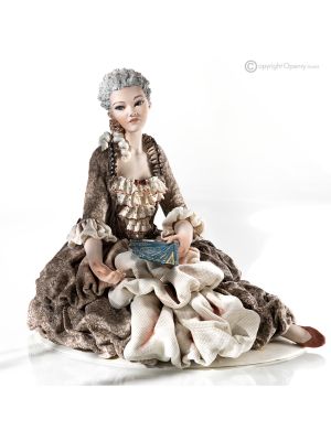 DAMA Statuetta Capodimonte romantica, porcellana di pregio italiana.