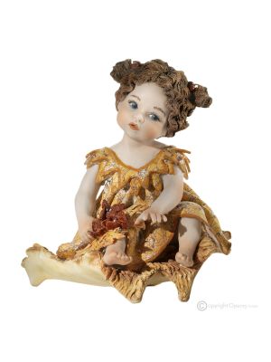 ESTATE Rappresentazione in porcellana fine delle stagioni.