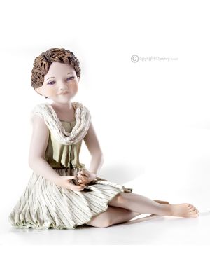 GILDA - Statuetta Capodimonte, l’eleganza di un’opera in porcellana pregiata.