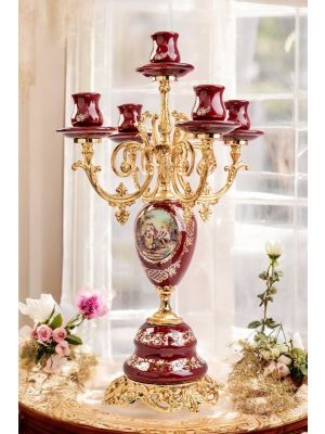 Candelabro 5 fiamme con dama e cavaliere in ceramica di qualità, con decorazioni in oro, realizzato  a mano.