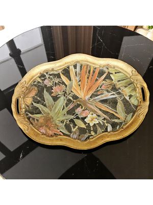 Vassoio in legno con finiture in foglia oro 24K, ispirato alla tradizione artistica fiorentina.