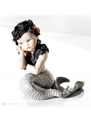 LA SIRENETTA Capodimonte, statuetta di fiabe, un’opera d’arte romantica in porcellana.