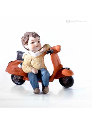 ROMEO - Statuetta in porcellana Capodimonte, tradizione e stile italiano.