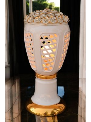 Lampada da terra, lanterna in ceramica, decorata con rose, cristalli Swarovski ed oro.