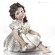 KATIA - Statuetta Capodimonte, eleganza in porcellana pura senza tempo.